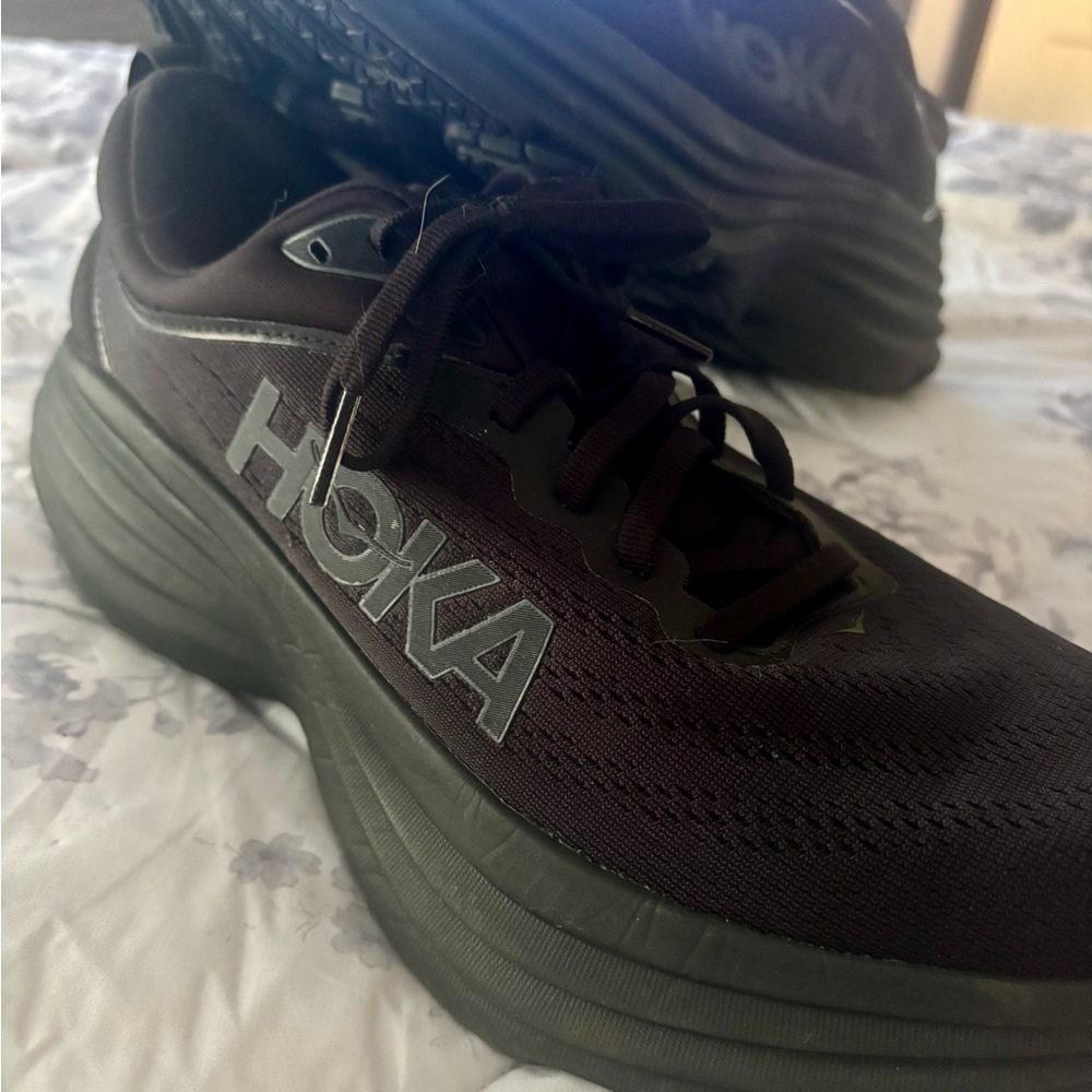 Hoka Men’s size 10 Black Bondi 8 Athletic Shoes